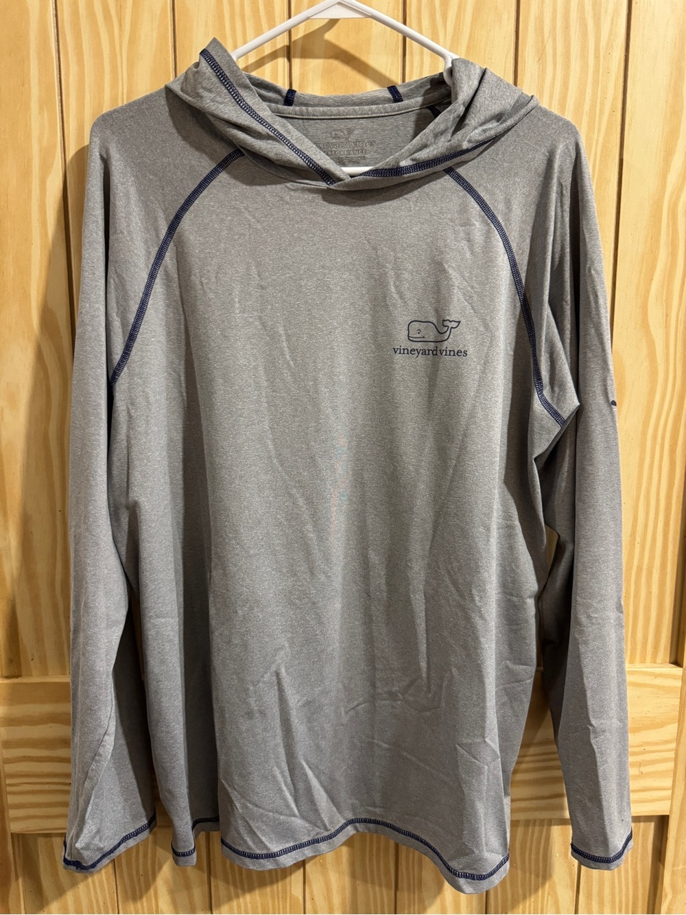 Vineyard Vines Performance Gray Athletic Long Sleeve Shirt Hoodie—Medium